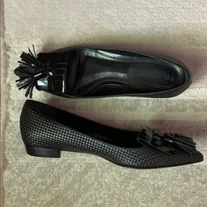 NEVER WORN - HUGO BOSS Women’s Flat Shoes